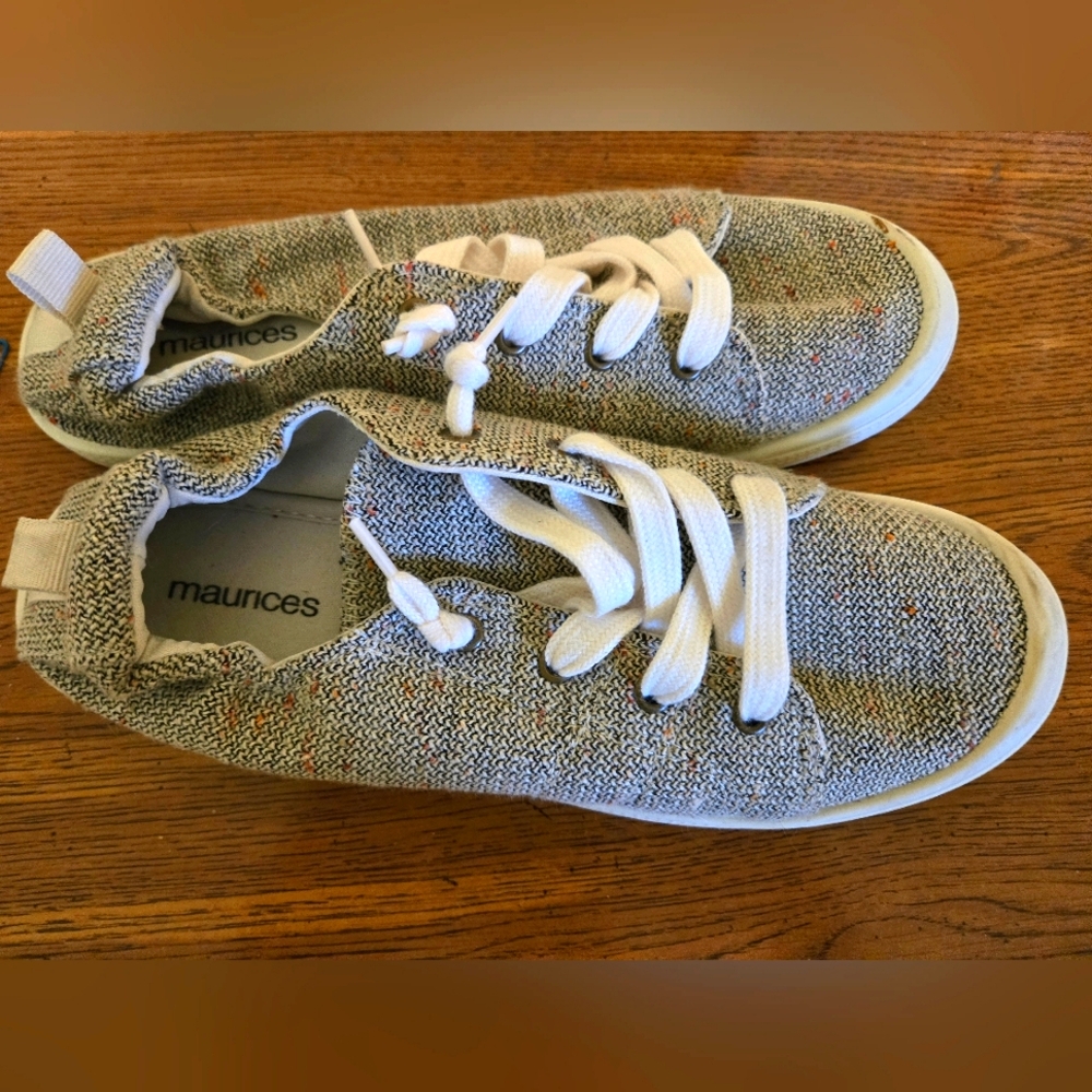 Women's size 8 shoes